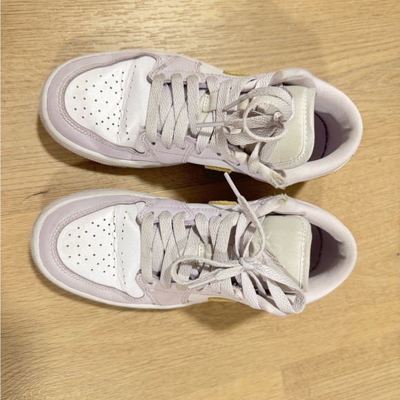 Nike Air Jordan 1 Low Women's Shoes - Picture 4 of 5